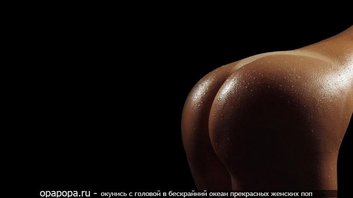 Вымокшая девушка Алла с небольшой упругой попой